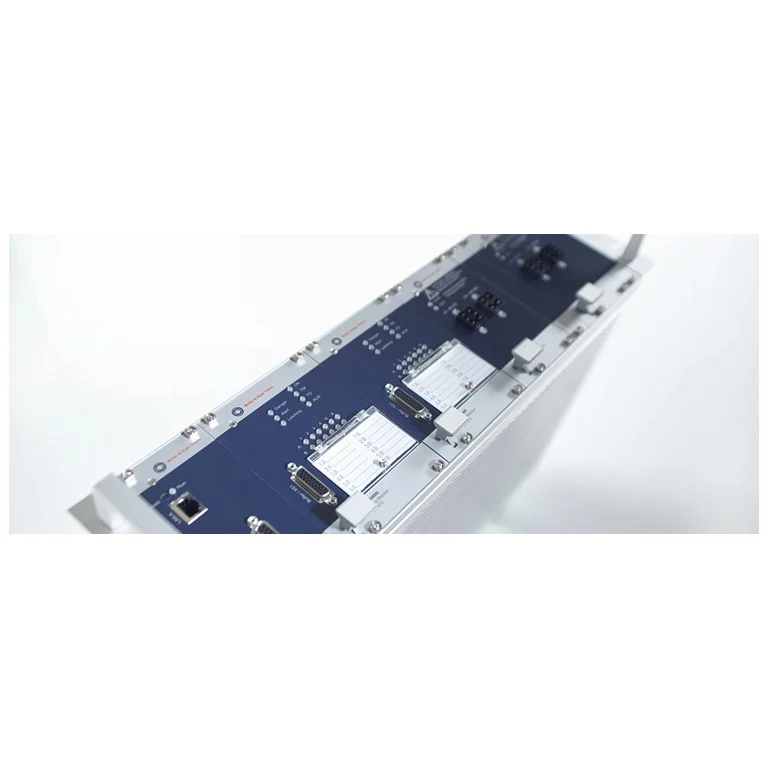 תצלום יצרן אמיתי של מודולי החומרה של VIBROCONTROL 6000 מתוך דף המוצר הרשמי