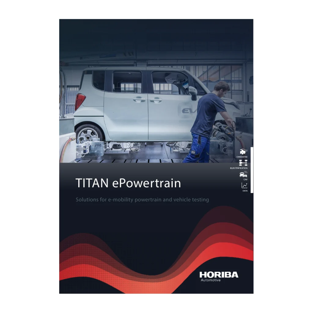 תצלום יצרן רשמי של HORIBA עבור מערכת בדיקת מערכת ההינע TITAN Powertrain, משולב בכריכת הברושור; נשמר במלואו בתוך ריבוע ללא חיתוך