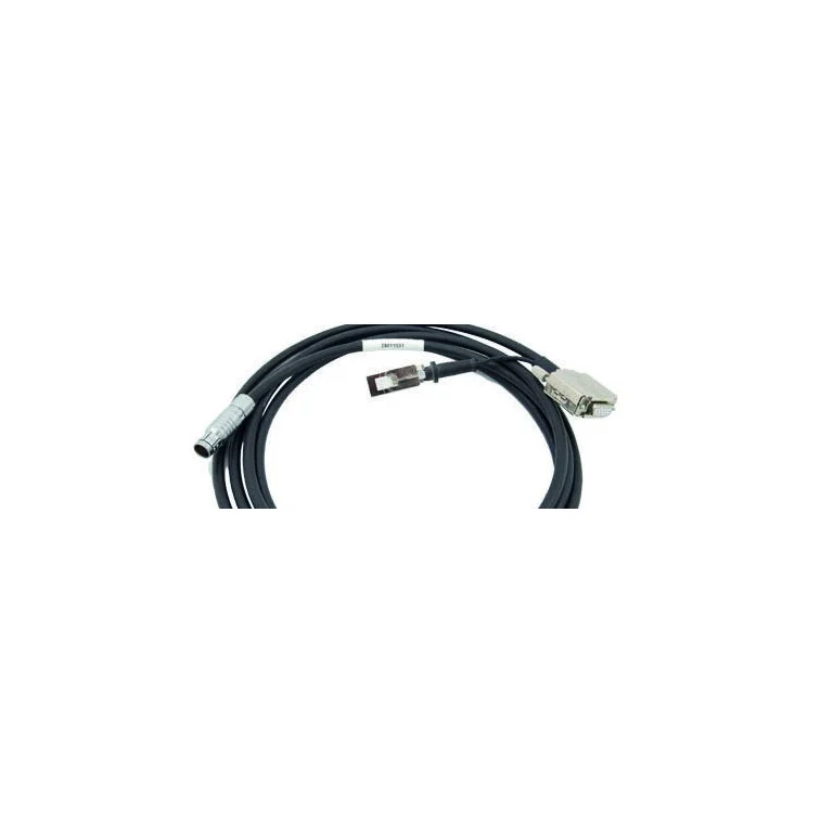 תקריב נפרד של המחבר הפיזי בכבל PC2300 ל־C-Box; המק״ט קובע את סוג הקצה והאורך